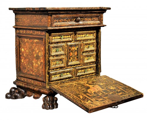 Cabinet à battant entièrement marqueté - Venise XVIe siècle